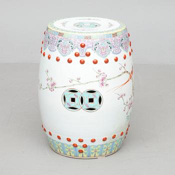 TRÄDGÅRDSPALL, porslin, Kina 1900-talets senare hälft.