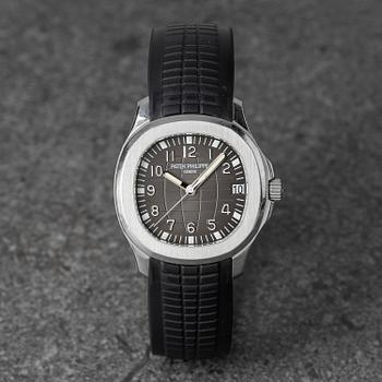 1072. Patek Philippe, Aquanaut, ca 2008.