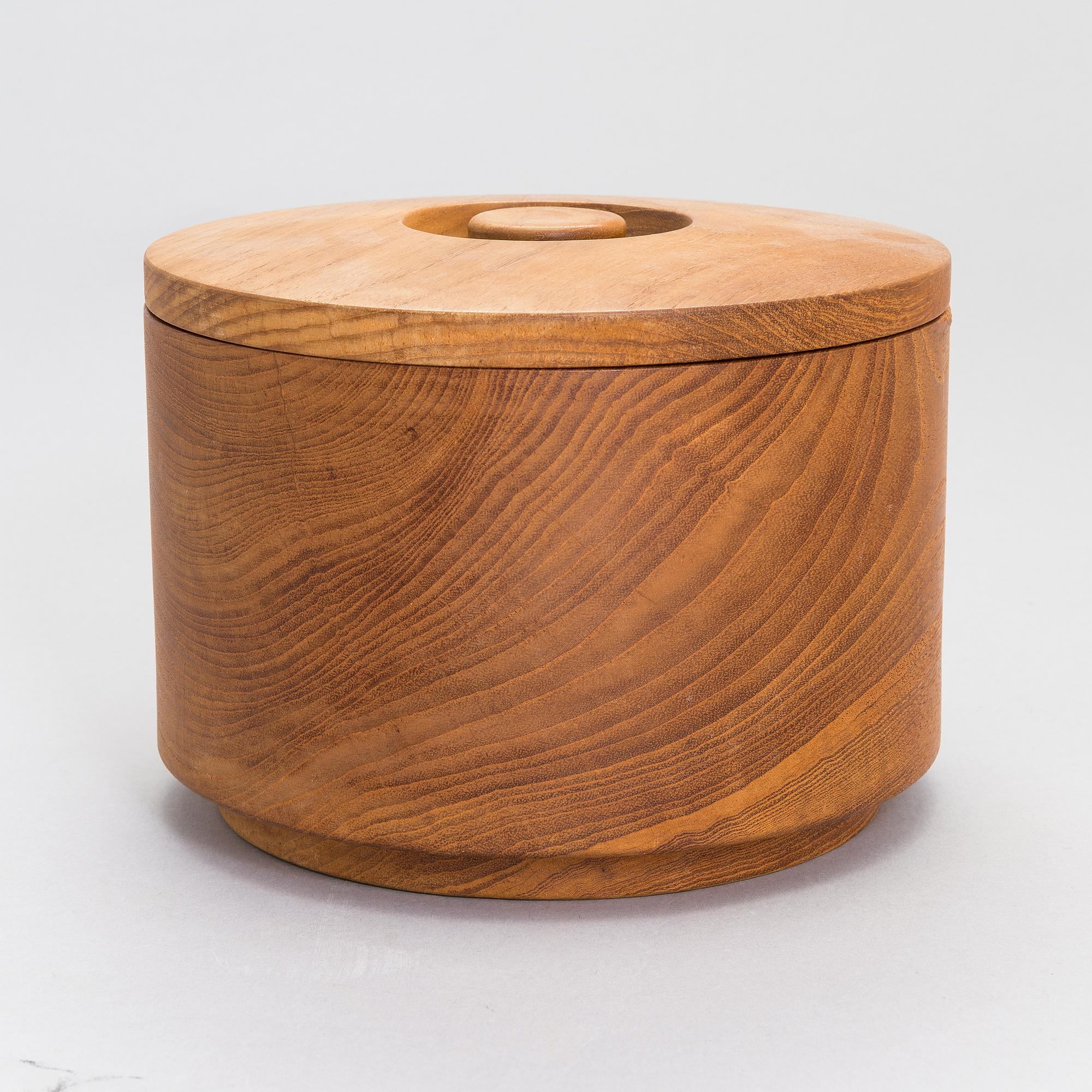 Bertel Gardberg, bowl with lid for Finnmade Gardberg, Norrmark Handicraft.