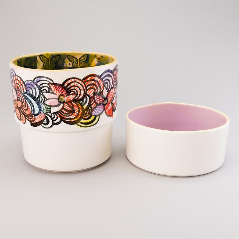 HEINI RIITAHUHTA, ytterfoder/blomkruka, porslin, "Butterfly", signerad Heini Riitahuhta 2016.