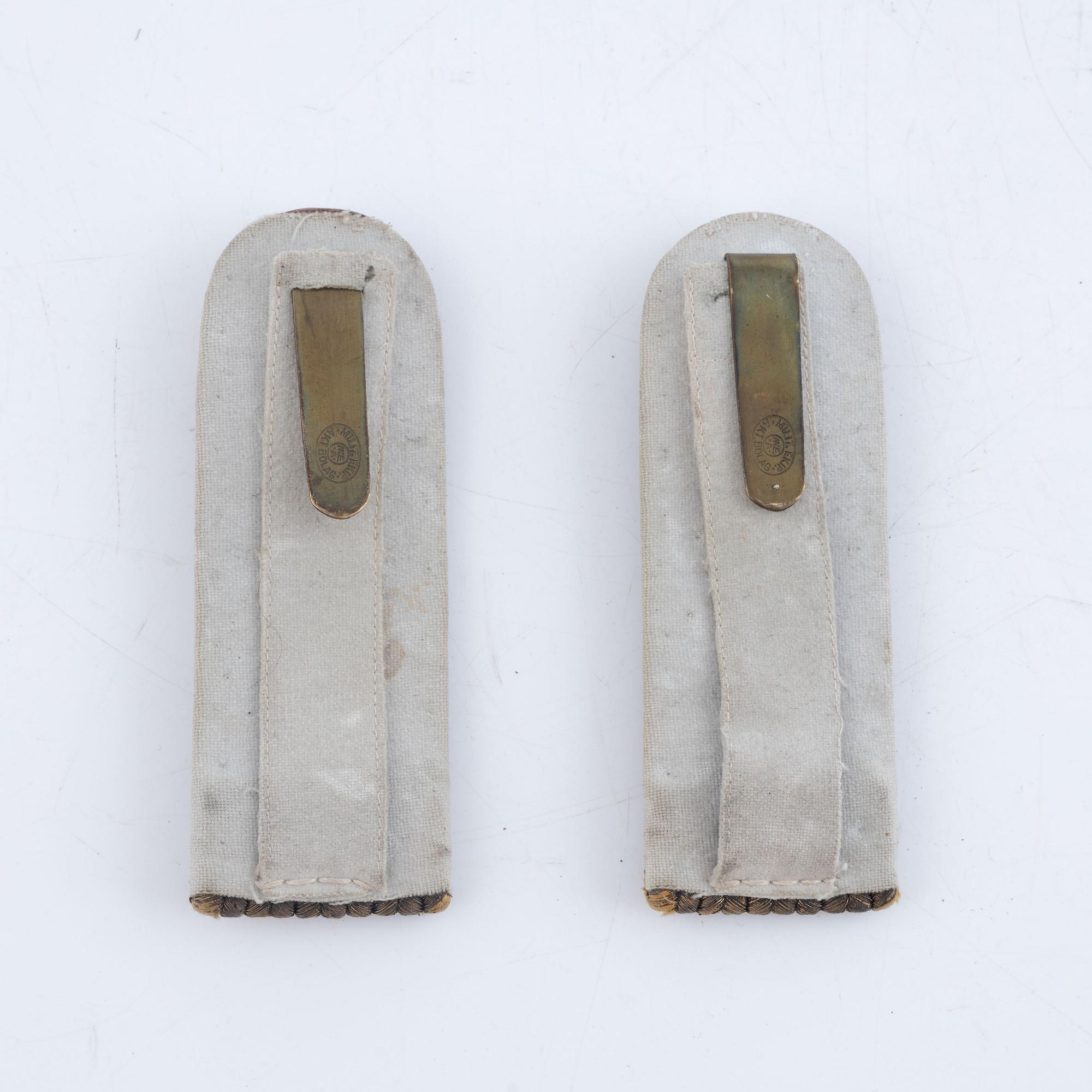 Uniformsdelar, 7 st, för officer vid Livregementets grenadjärer.