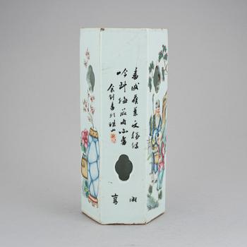 PERUKSTOCK, porslin, Kina, 1900-tal,