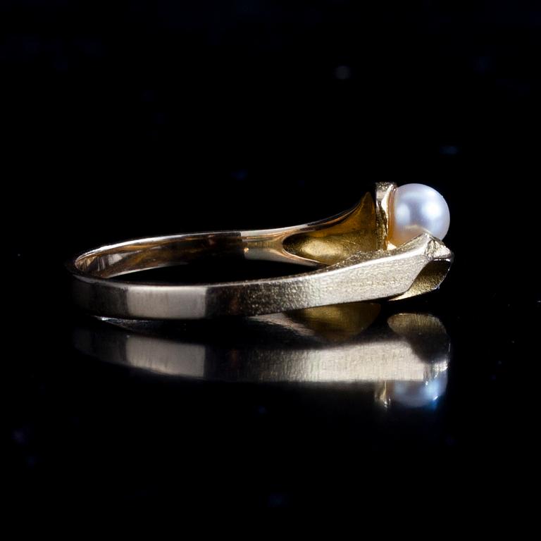 RING, 14K guld, pärla, Björn Weckström Lapponia. Vikt 2,8 g.