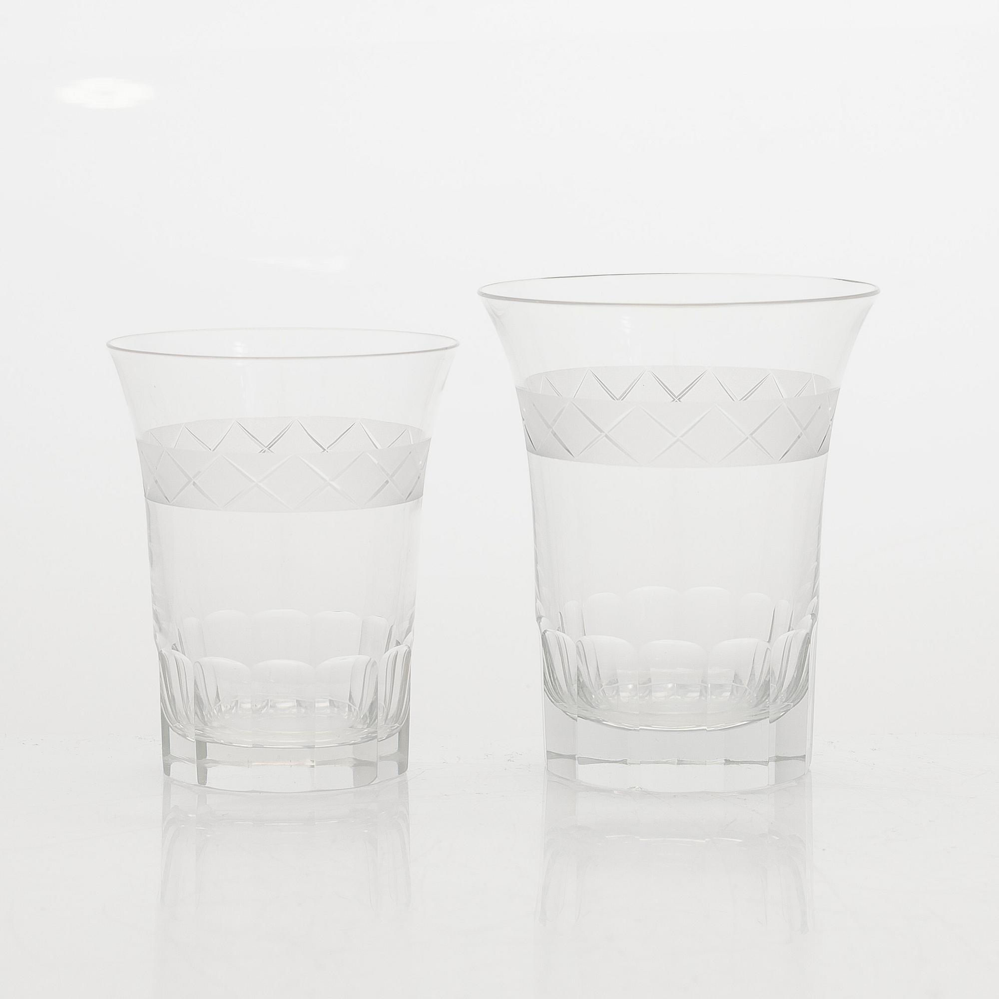 Glasservis, 109 st, "Antica" Nuutajärvi, Notsjö. I produktion 1900-1969.