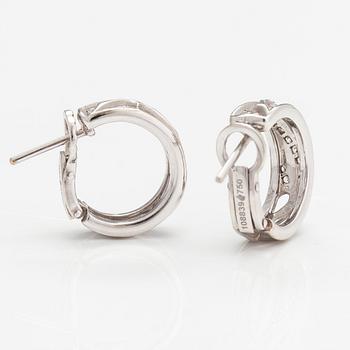 A pair of 18K white gold earrings with diamonds ca 0.28 ct in totalt. Magerit Joyas. Moscow.