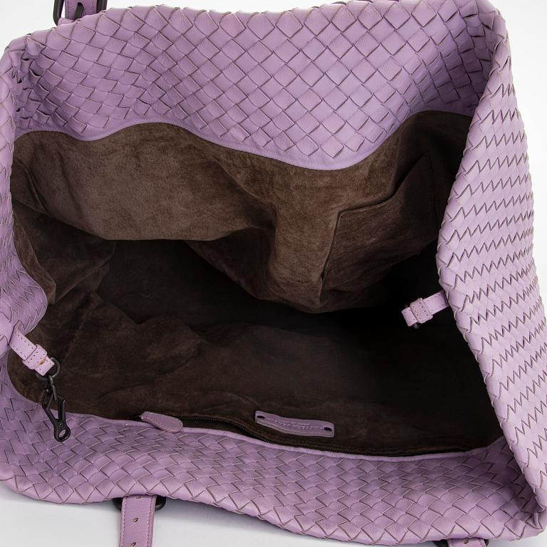 Bottega Veneta, a 'Cesta Tote' bag.