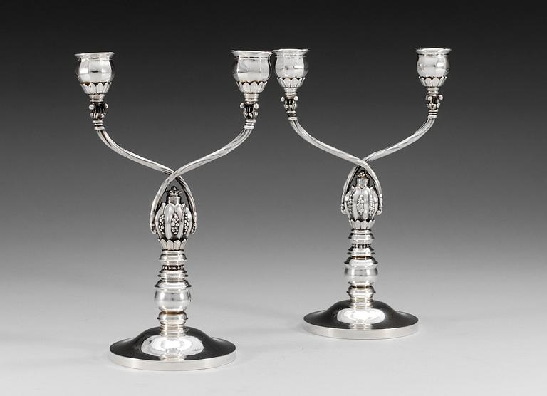 GEORG JENSEN, kandelabrar, ett par för två ljus, Köpenhamn 1921,