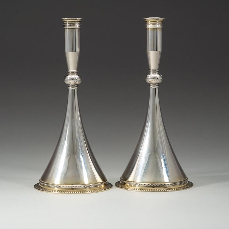 WIWEN NILSSON, ljusstakar, ett par, "Bysantinska modellen", Lund 1956, sterling,