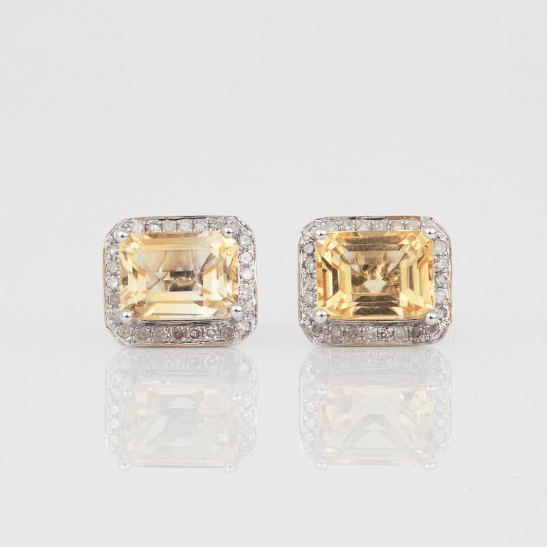 ÖRHÄNGEN, ett par, 14K vitguld med smaragdslipade citriner, tot ca 2,75 ct med små diamanter. Total vikt ca 3,36 g.