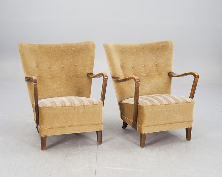 FÅTÖLJER, ett par, 1940-tal.