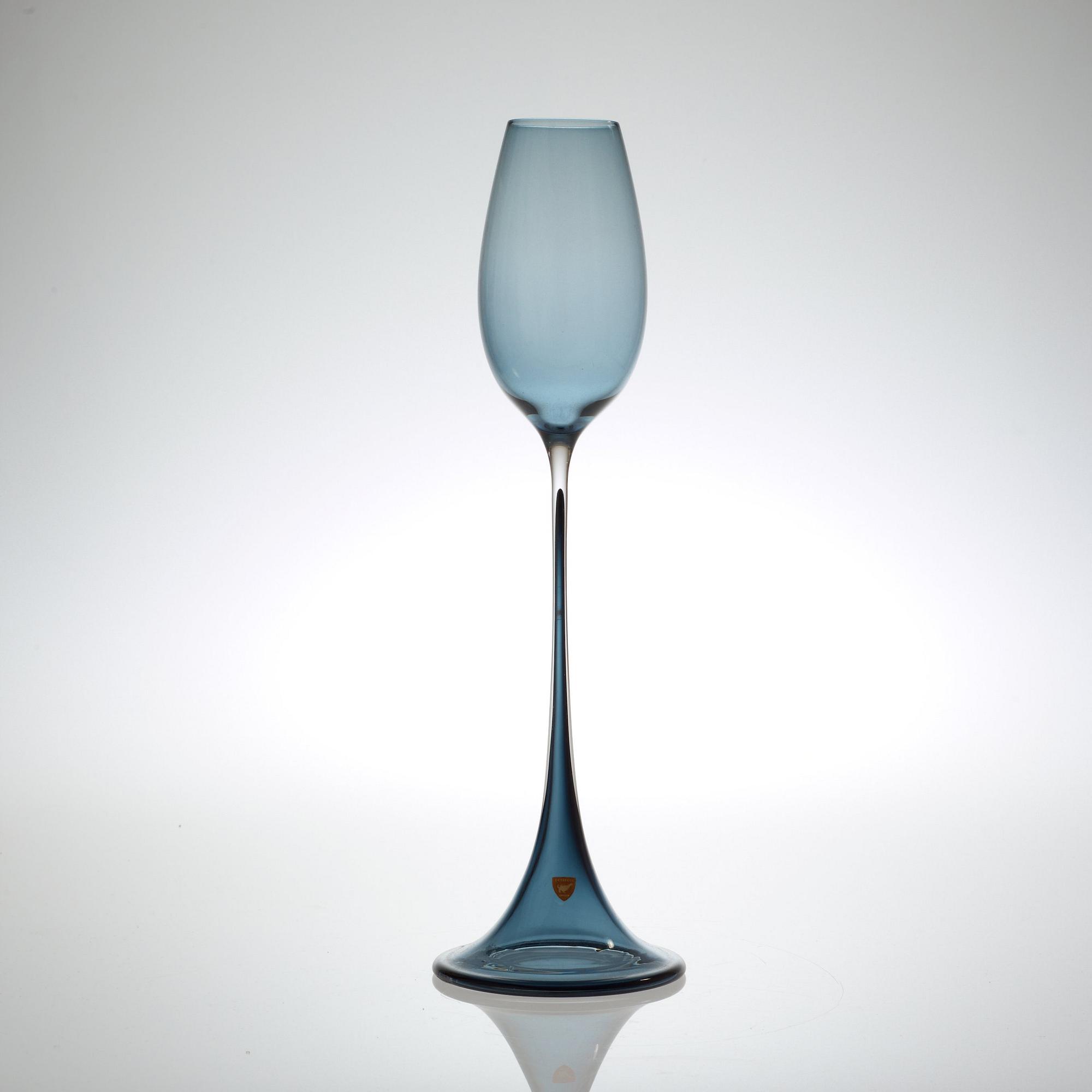 A Nils Landberg glass goblet, Orrefors.