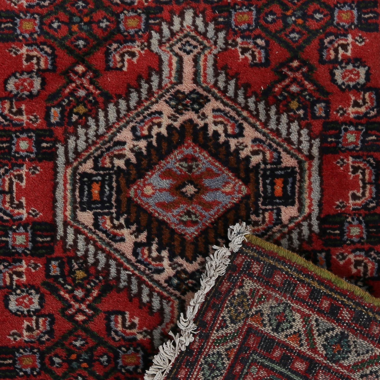 MATTOR, 2 st, orientaliska. Ca 90 x 60 samt 87 x 62 cm.