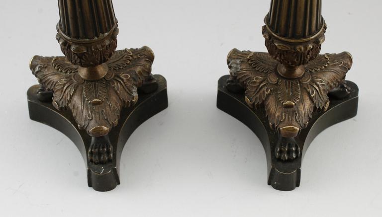 LJUSSTAKAR, 1 par, brons, senempire, 1800-talets första hälft.