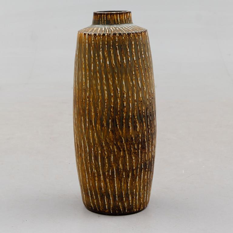 GOLVVAS, stengods, "Rubus", Gunnar Nylund, Rörstrand.