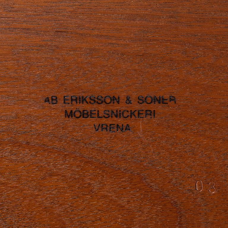 Josef Frank, soffbord, modell 2073, "Diplomat", Firma Svenskt Tenn efter 1985.