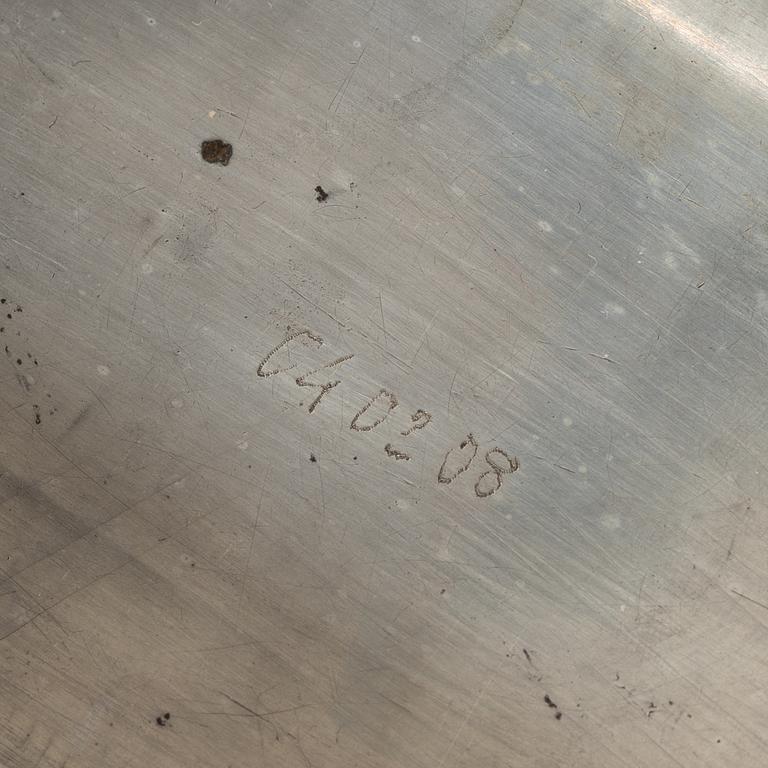 A Persian silver cigarett box, first half of the 20th century. Total weight 266 grams.