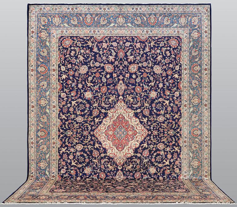 Carpet, Saruk, 417 x 310 cm.