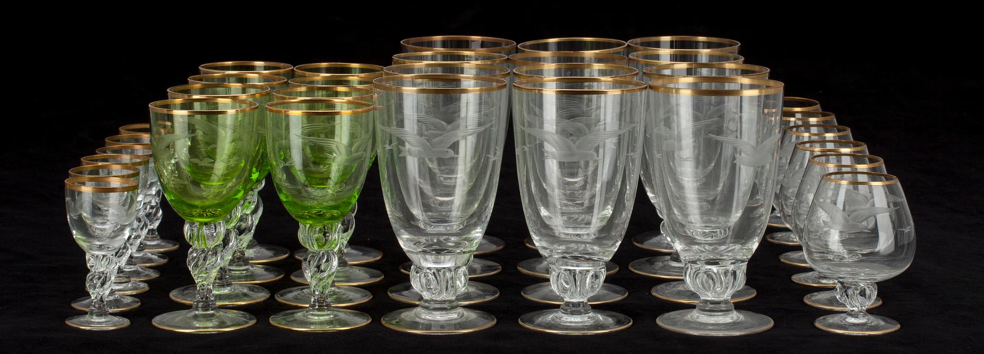 GLASSERVIS, 32 delar, "Måsen" Lungby, Danmark 1900-tal.