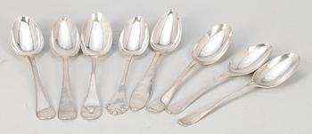SKEDAR, 8 st, silver, 1700-tal. Bl a Arvid Vernström Eksjö (1778-1811) Tot vikt ca 445g.