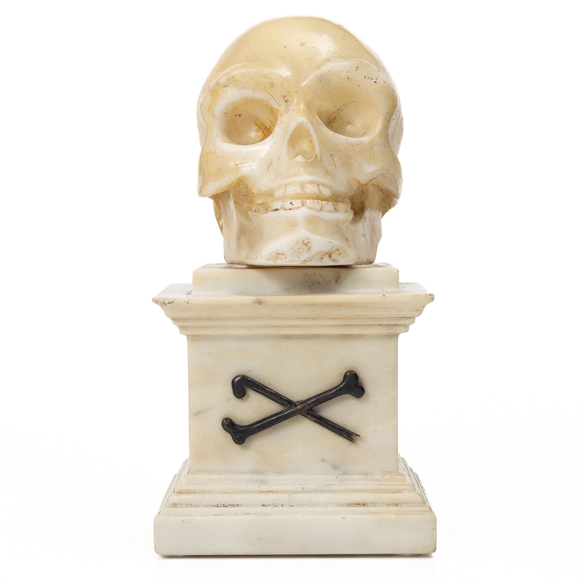 Skull sculpture, Grand Tour souvenir, circa 1900.