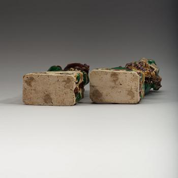 A pair of joss stick holders, Qing dynasty, 18th Century.