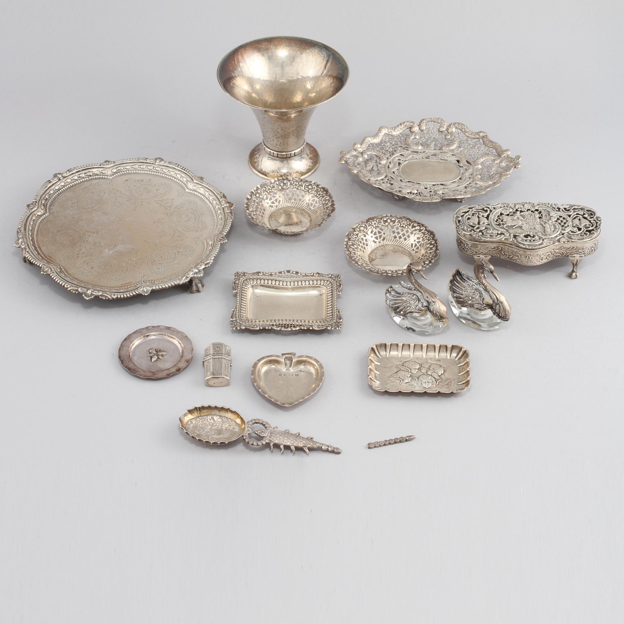 PARTI SILVER, 14 delar, 1800-tal respektive 1900-tal. Total vikt ca 690 g.