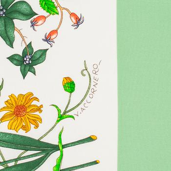 Gucci, a 'Flora' silk scarf.