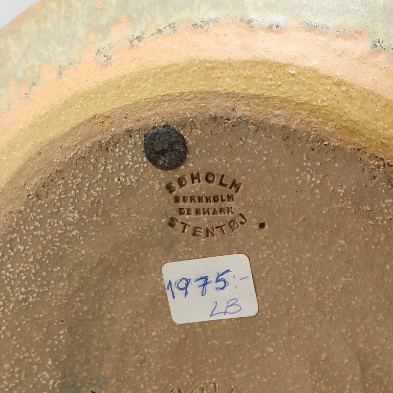 A stoneware vase by Joseph Simon, Denmark, from the latter haf of the 20th century.