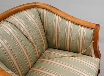 FÅTÖLJER, 1 par, 1900-talets första hälft.