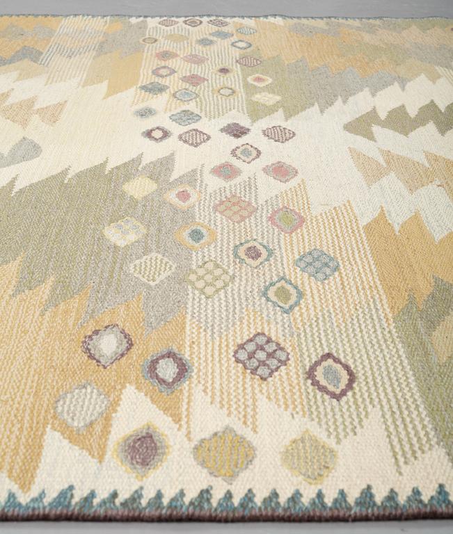 Barbro Nilsson, A CARPET, "Tånga, ljus", flat weave, ca 222 x 159,5-164 cm, signed AB MMF BN.