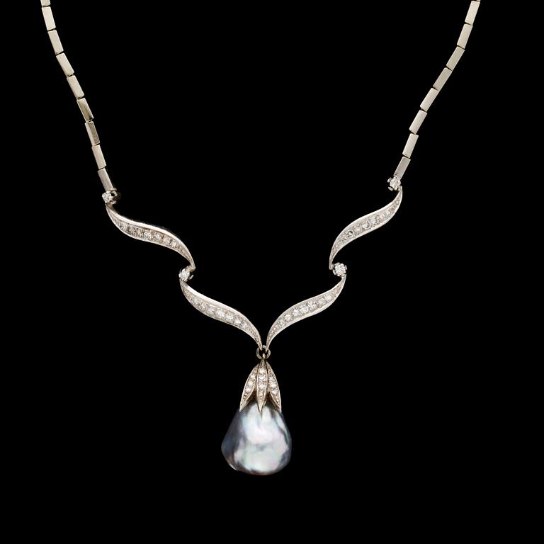 COLLIER, TAHITIPÄRLA OCH ÅTTKANTSLIPADE DIAMANTER.