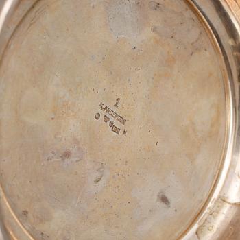 BÄGARE.  2 st. Silver. bl a K Anderson Stockholm 1931. Tot ca 490 g.
