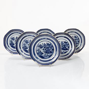 Service pieces, 12 pieces, company porcelain. Qing dynasty, circa 1800.