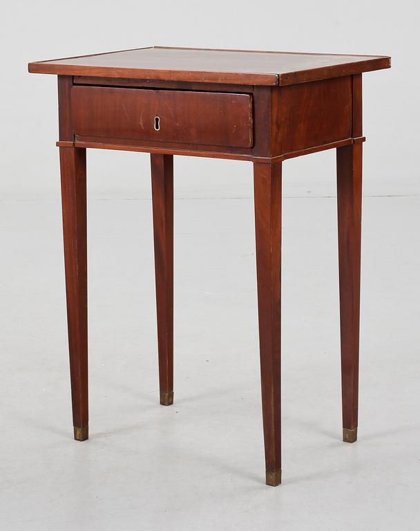 BORD, sengustavianskt, omkring år 1800.