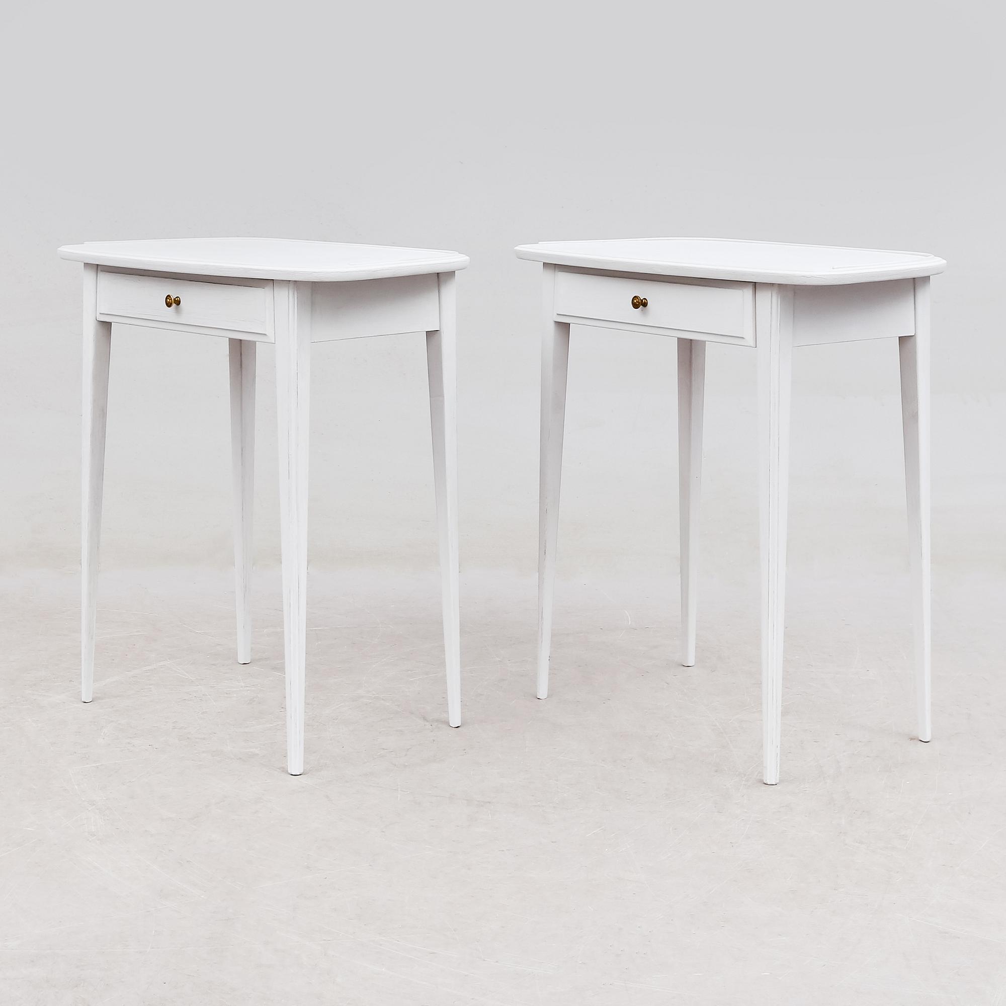 SÄNGBORD, 1 par, 1900-talets mitt.