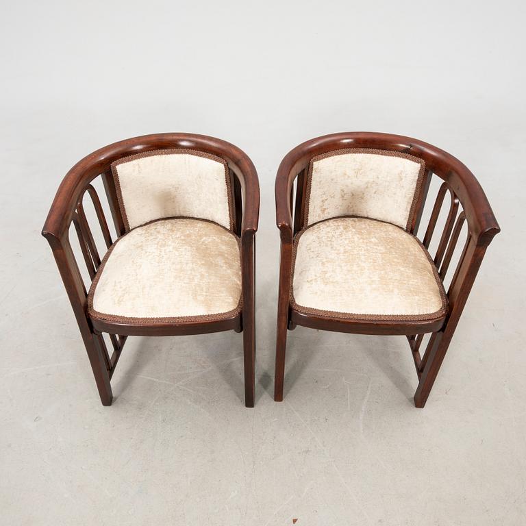 Josef Hoffmann tillskrivna karmstolar ett par 1900-talets första hälft.