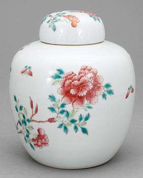 BOJAN MED LOCK, porslin, Kina, 1800-tal.