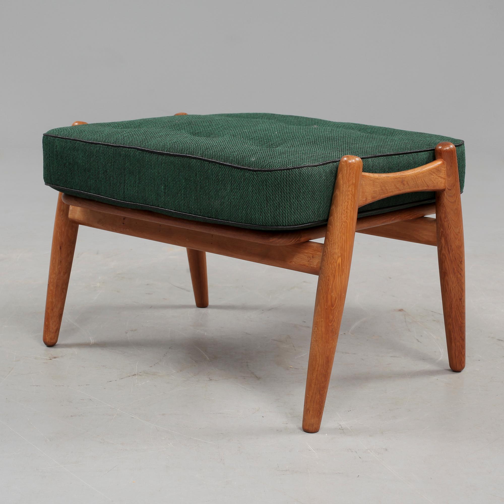 FOTPALL, "GE-240"/"Cigarren", Hans J Wegner, 1900-talets tredje kvartal.