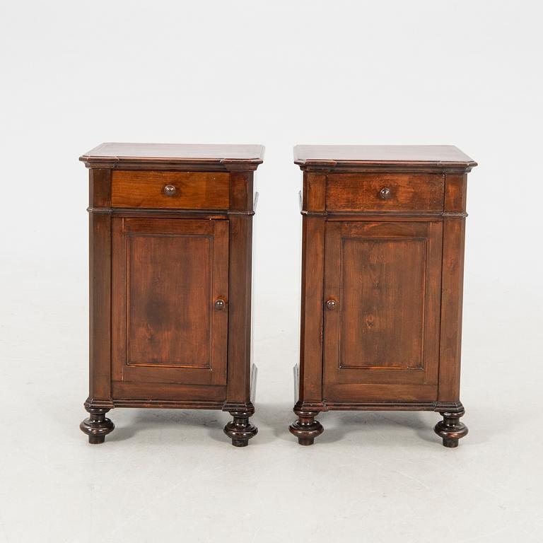 Sängbord ett par omkring 1900.