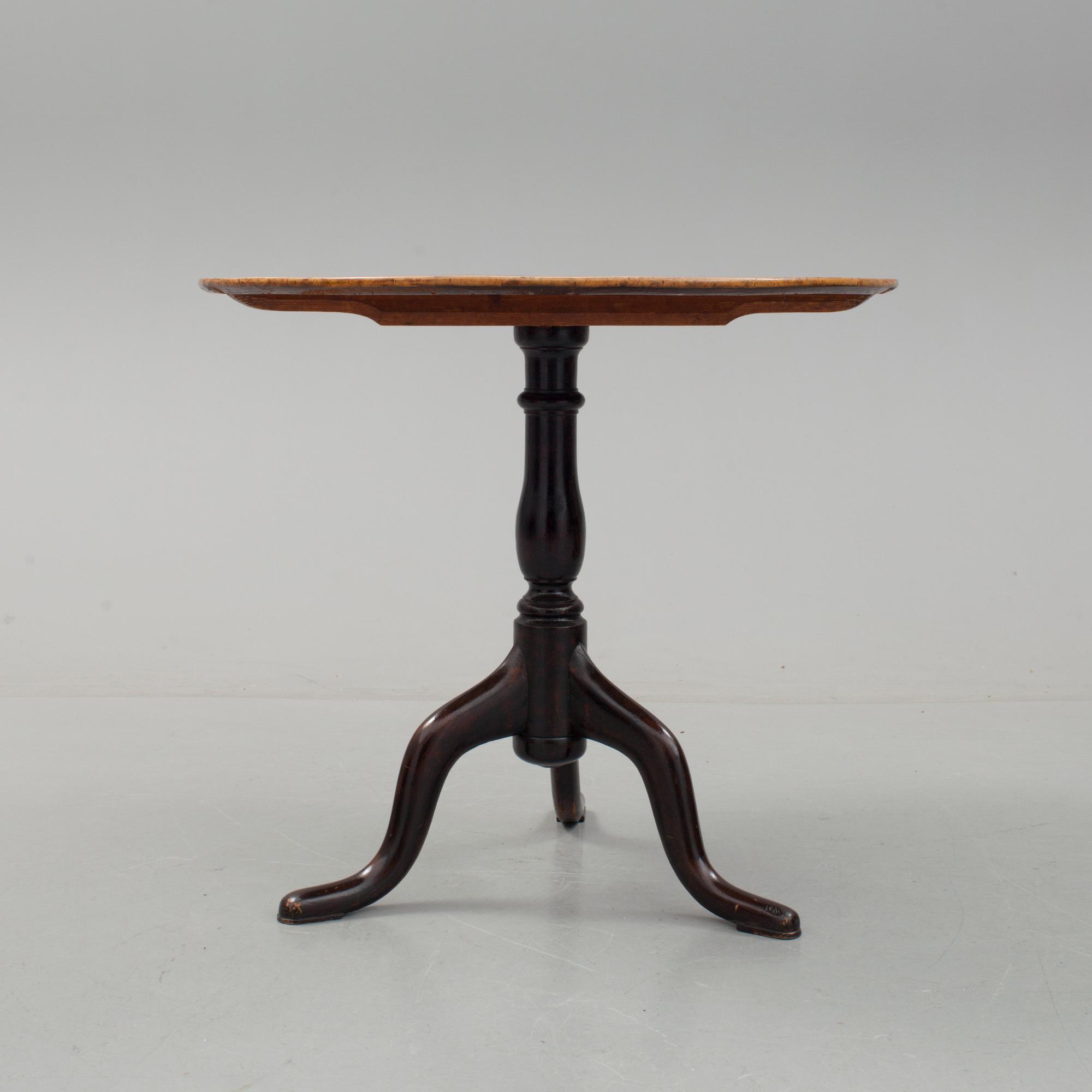 FÄLLBORD, av Jacob Sjölin (mästare i Köping och Kungsör 1767-1785).