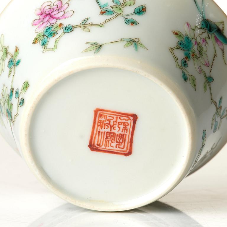 A set with seven famille rose bowls, Qing dynasty, 19th Century.