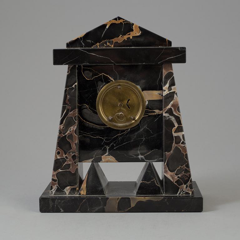 A 20th century marble mantle clock and lidded box.