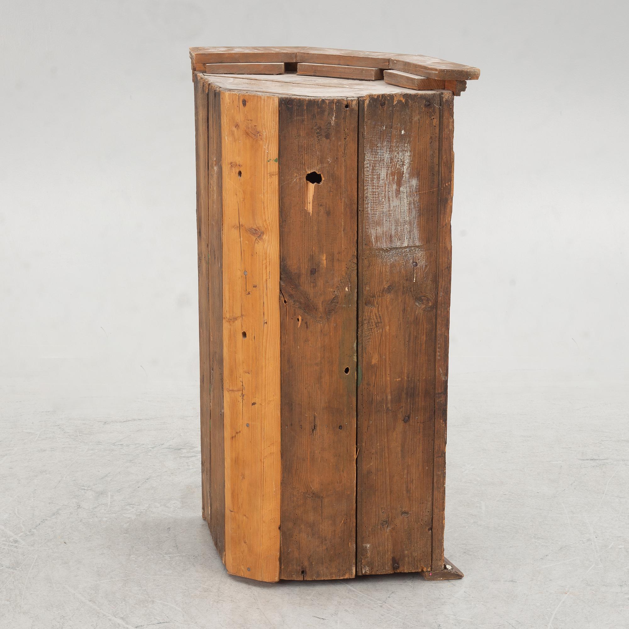 A Swedish provincial corner cabinet, 18th century.