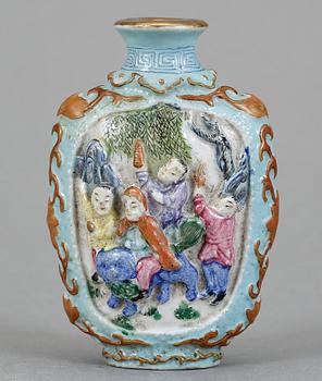 SNUSFLASKA, porslin, Kina omkring 1900.