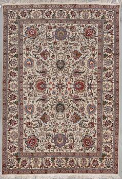MATTA, old Täbris, ca 367x245 cm.