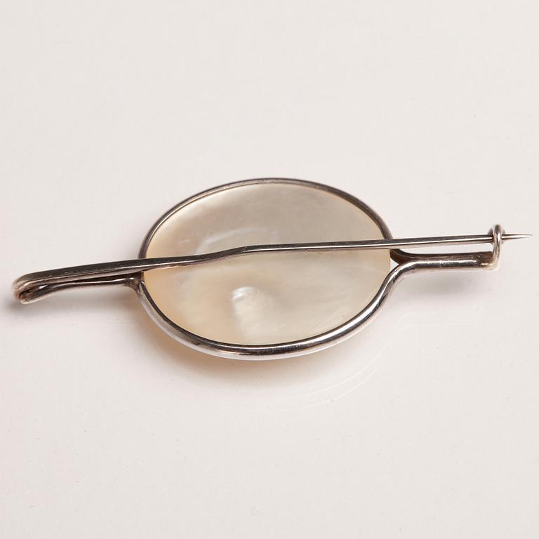 Vivianna Torun Bülow-Hübe, a sterling silver and mother of pearl necklace and brooch, executed in her own workshop, 1970-80's.