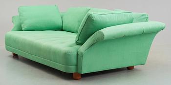A Josef Frank 'Liljevalchs' sofa, Svenskt Tenn.