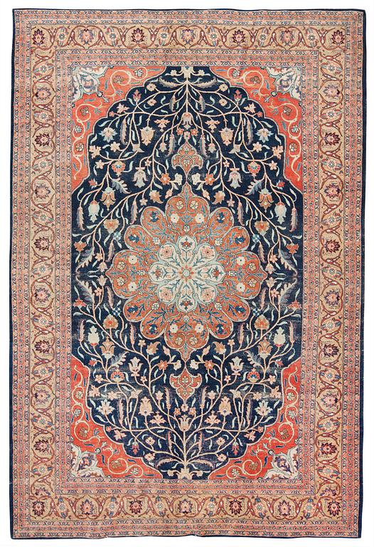 ANTIQUE/SEMI-ANTIQUE TABRIZ. 328,5 x 222 cm.