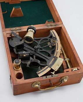 A sextant by Thos Downie in Hamburg from around the year of 1900.