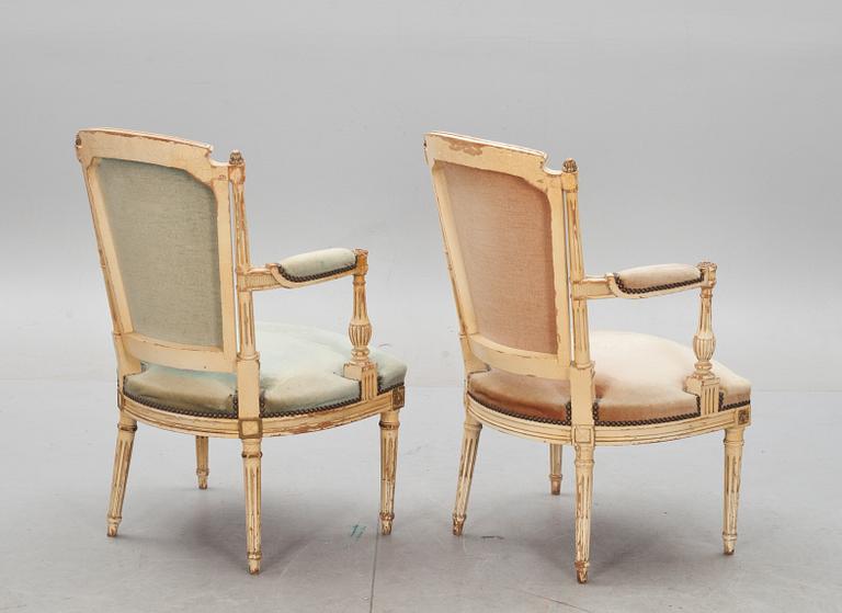 KARMSTOLAR, ett par, Louis XVI-stil, 1900-talets början.